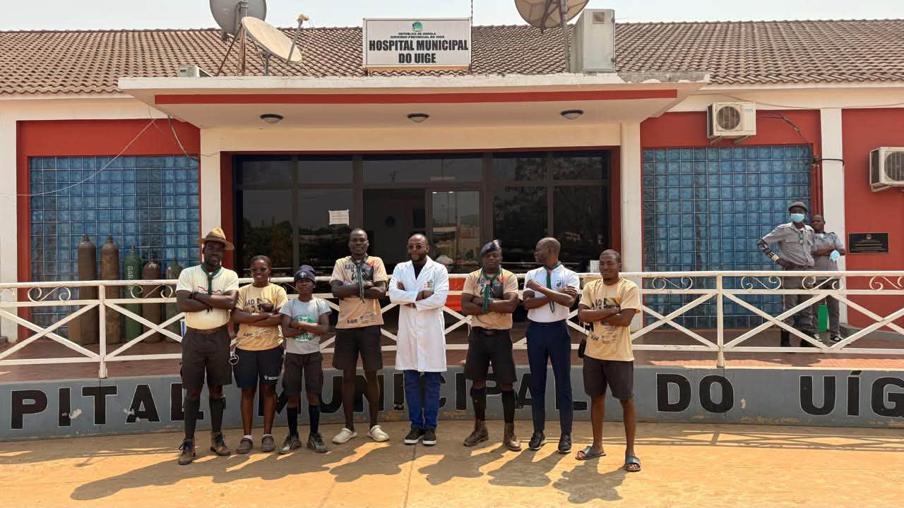 Visita do Escuteiro Bad Canhanga ao Hospital Municipal do Uíge